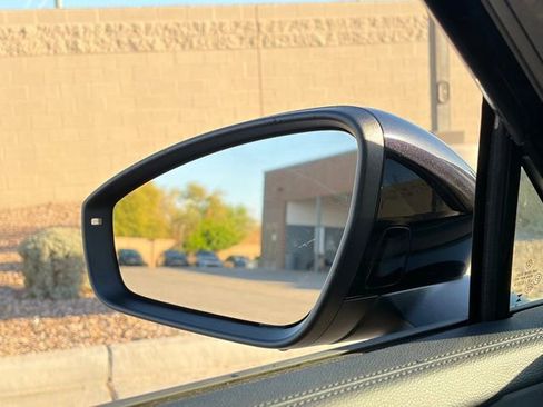 Used 2025 Volkswagen Tiguan SE R-Line image 11