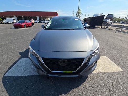 Used 2023 Nissan Sentra SV image 2