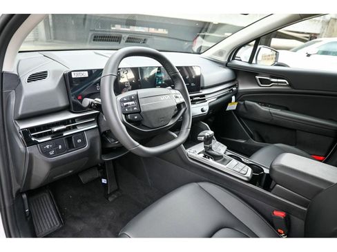 New 2026 Kia Sportage EX image 16