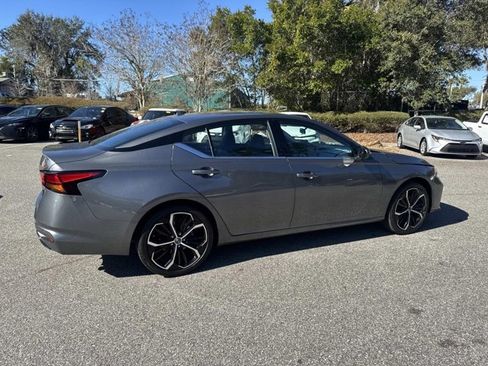 Used 2025 Nissan Altima 2.5 SR image 2