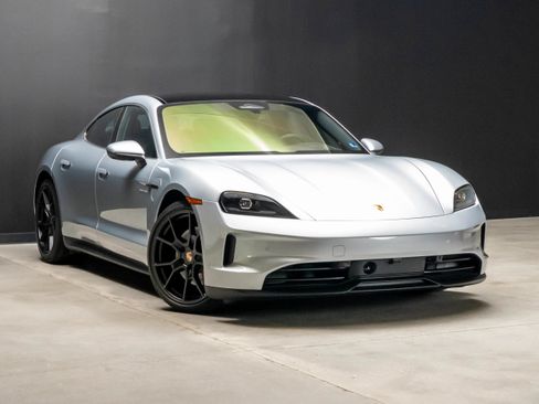 New 2026 Porsche Taycan 4S AWD/4WD image 9