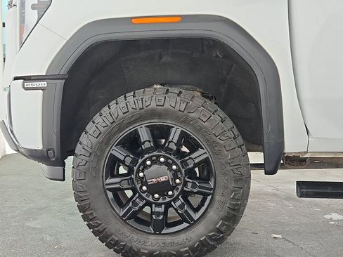 Used 2024 GMC Sierra 2500 AT4 w/ AT4 Premium Plus Package AWD/4WD image 39