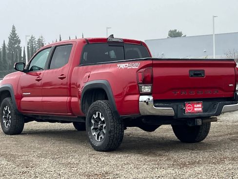 Used 2018 Toyota Tacoma TRD Off-Road image 7
