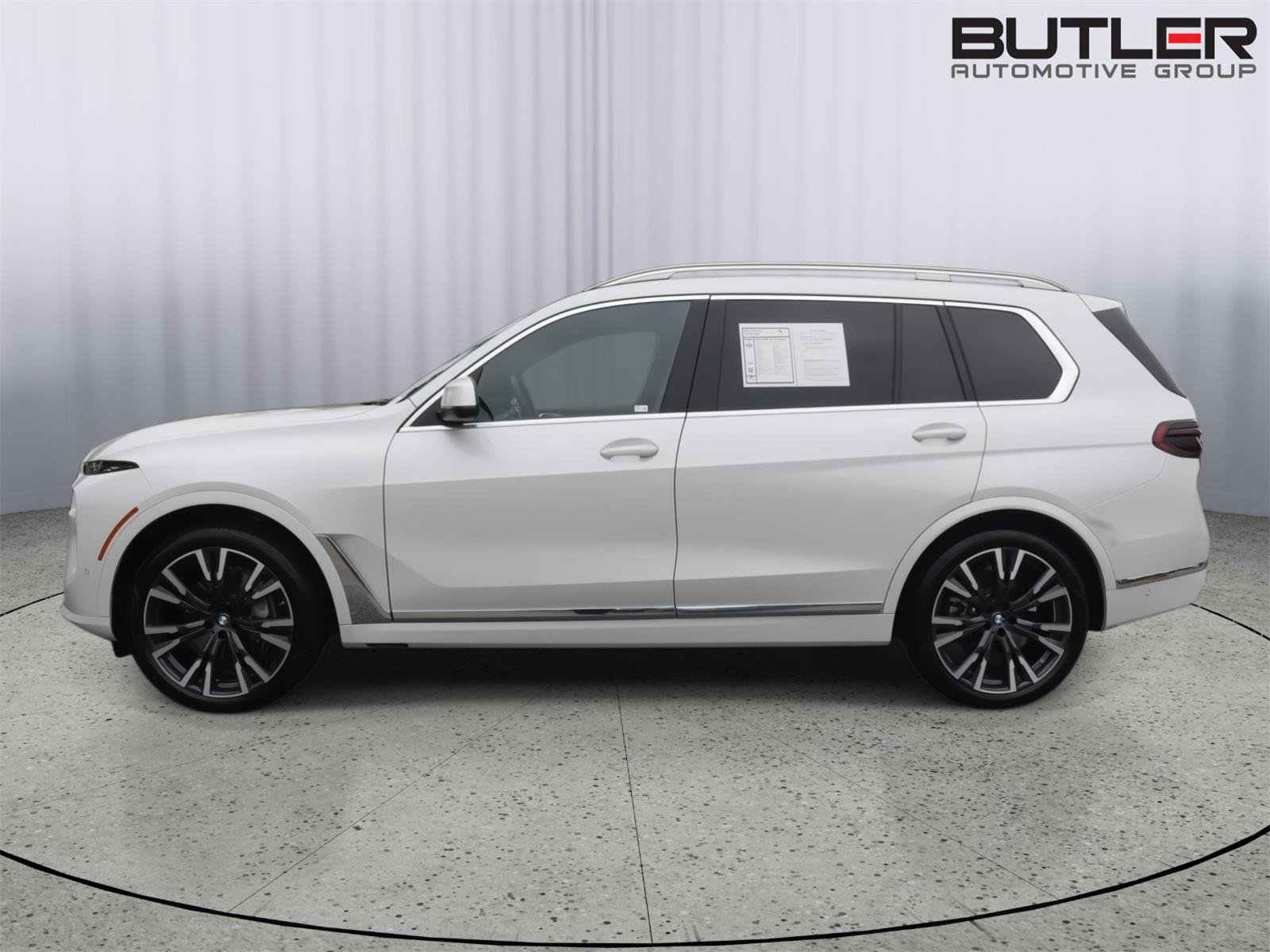 Used 2027 BMW X7 xDrive40i w/ Premium Package AWD/4WD image 3