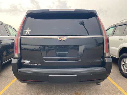 Used 2017 Cadillac Escalade Luxury AWD/4WD image 10