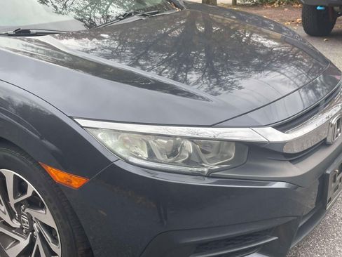 Used 2018 Honda Civic EX image 10