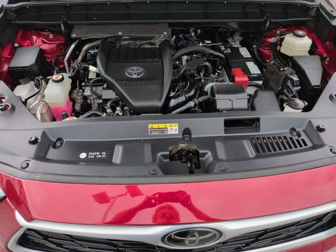 Used 2023 Toyota Highlander XLE AWD/4WD image 22