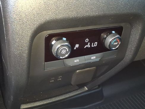 Used 2024 Chevrolet Traverse Z71 AWD/4WD image 15