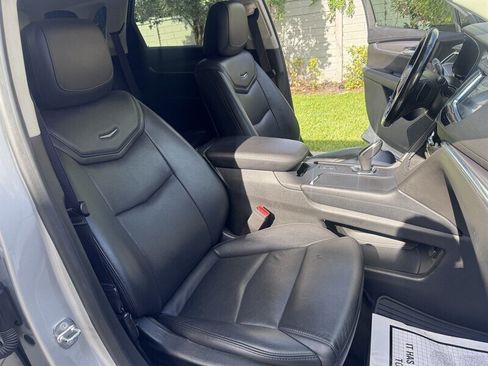 Used 2019 Cadillac XT5 Premium Luxury FWD image 16