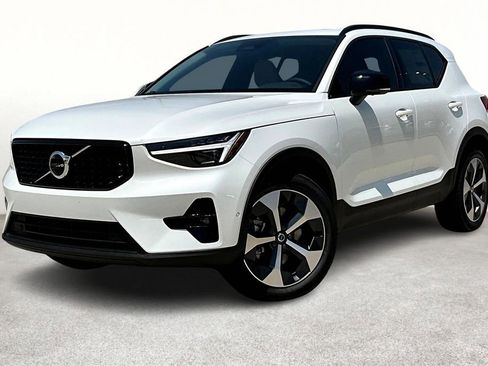 New 2026 Volvo XC40 B5 Plus w/ Protection Package Premier image 2