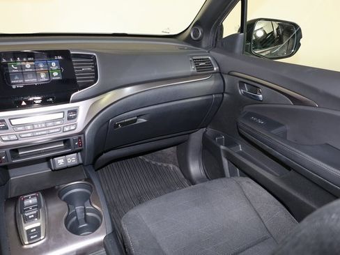 Used 2022 Honda Pilot Sport image 11