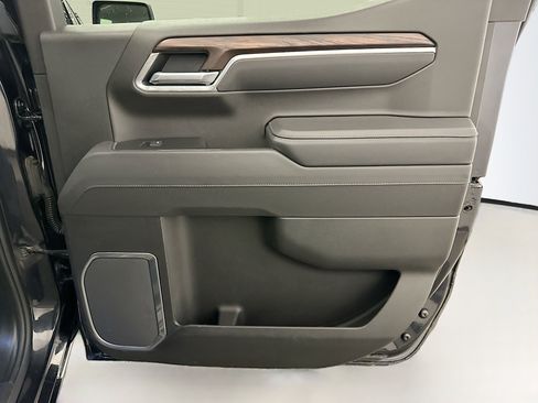 Used 2025 GMC Sierra 1500 SLT image 31
