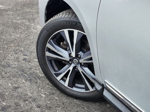 Used 2020 Nissan Pathfinder Platinum AWD/4WD image 22