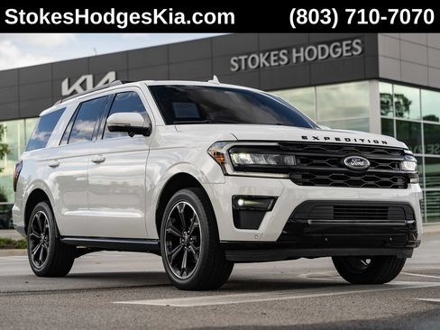 Used 2023 Ford Expedition Limited RWD image 1