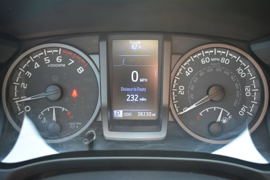 Used 2020 Toyota Tacoma TRD Off-Road AWD/4WD image 12