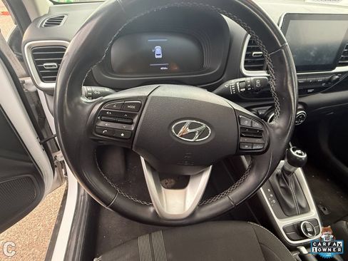Used 2024 Hyundai Venue SEL FWD image 17