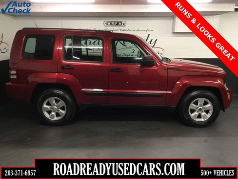Used 2011 Jeep Liberty Sport image 1