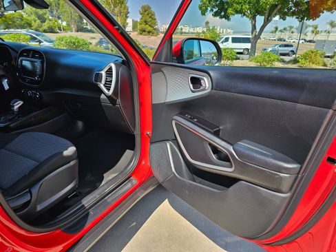 Used 2023 Kia Soul LX w/ Option Group 015 image 28