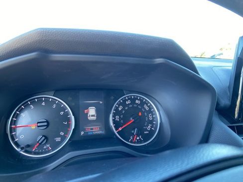 Used 2021 Toyota RAV4 LE image 21