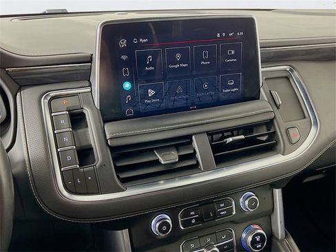 Used 2023 GMC Yukon SLT w/ SLT Premium Package image 17