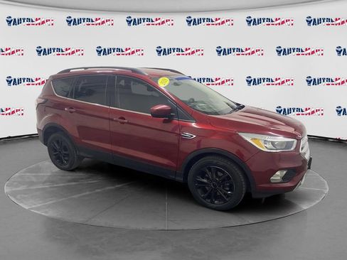 Used 2018 Ford Escape SE w/ SE Sync 3 Package image 2
