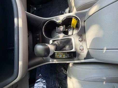 Used 2015 Toyota Highlander Limited AWD/4WD image 19