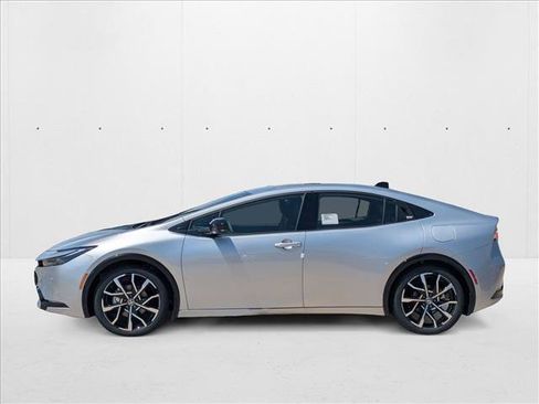 New 2026 Toyota Prius Plug-In Hybrid FWD image 5