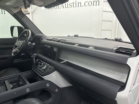 Used 2021 Land Rover Defender 110 SE image 24