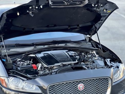 Used 2019 Jaguar F-PACE Prestige image 44