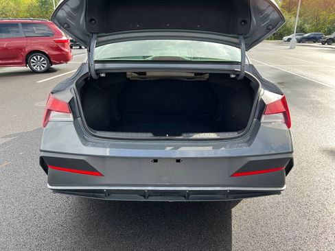 Used 2024 Hyundai Elantra SEL image 11