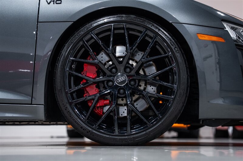 Used 2018 Audi R8 V10 RWD image 43