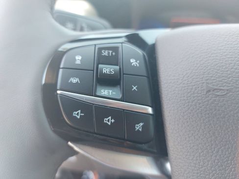 Used 2022 Ford Explorer Platinum w/ Equipment Group 601A AWD/4WD image 19