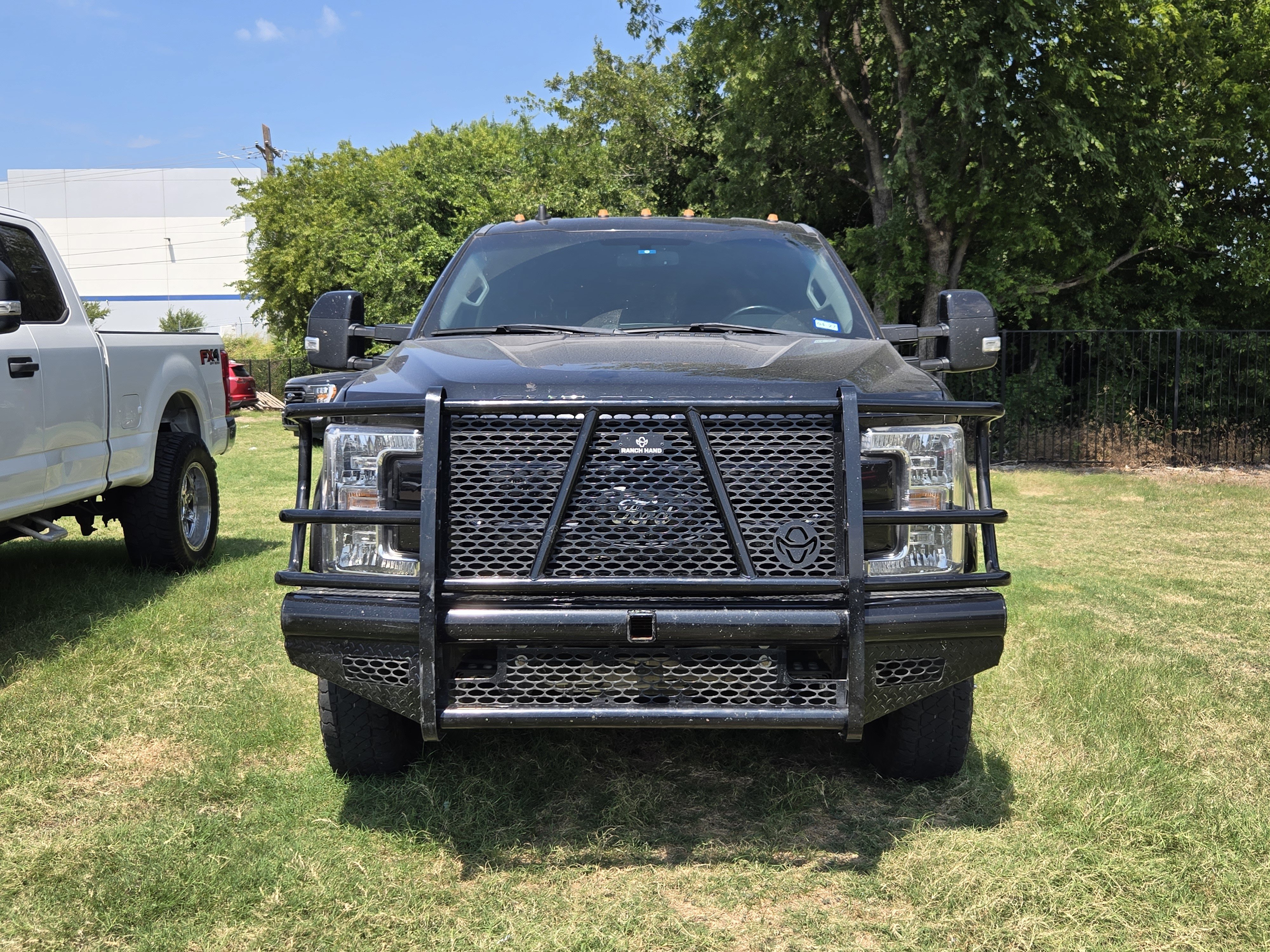 Used 2019 Ford F350 Lariat w/ Lariat Value Package AWD/4WD image 2