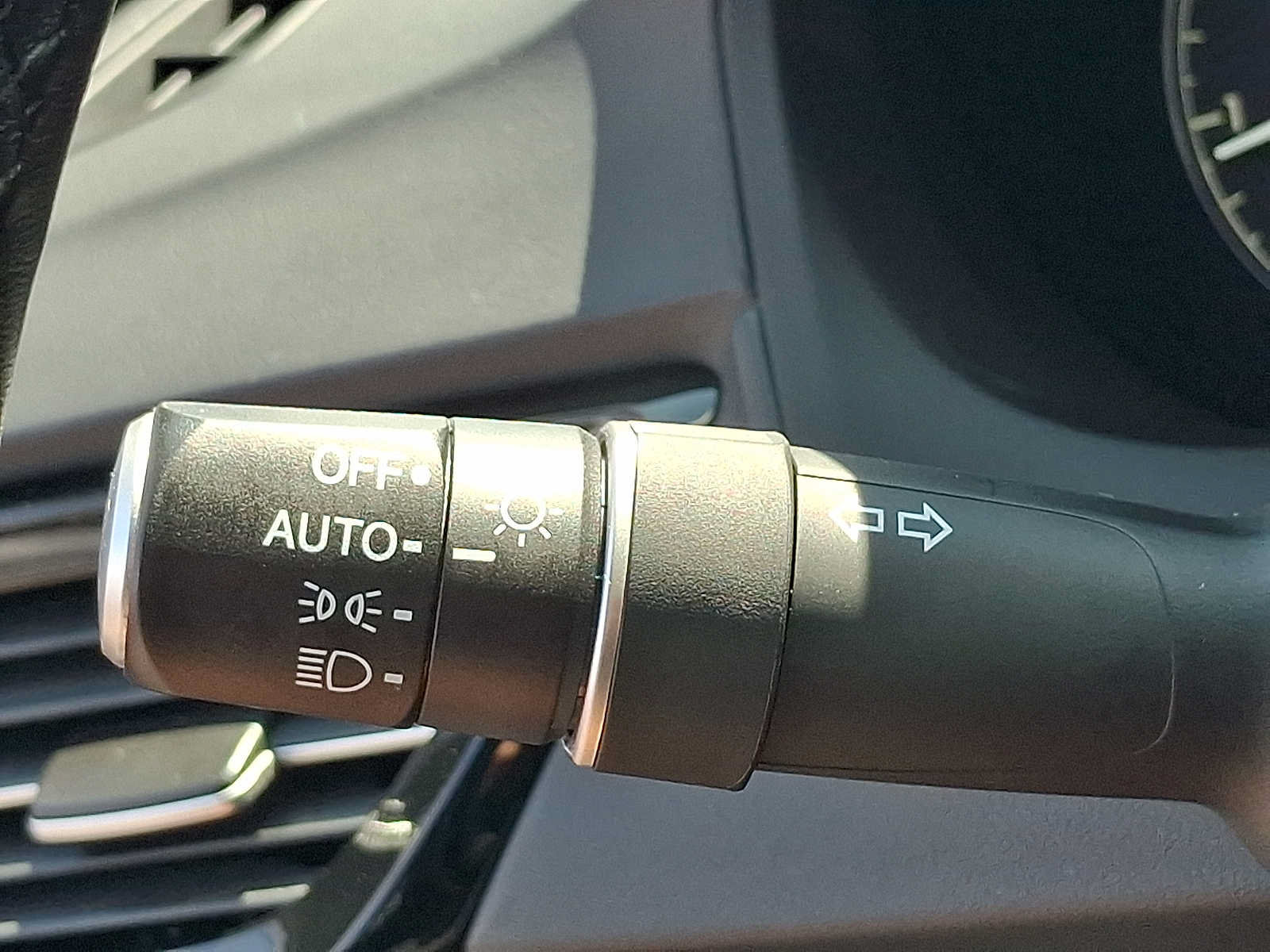 Certified 2025 Acura RDX SH-AWD image 25