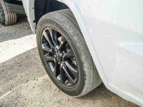 Certified 2021 Jeep Grand Cherokee Laredo X RWD image 11