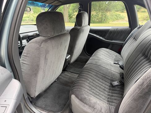 Used 1993 Pontiac Grand Prix LE FWD image 11