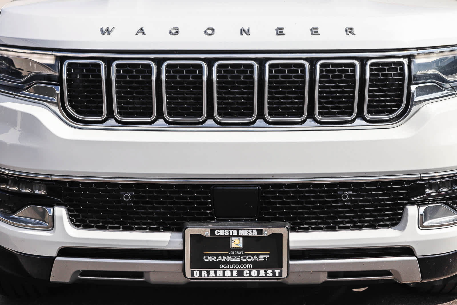 Used 2024 Jeep Wagoneer L Series II RWD image 9