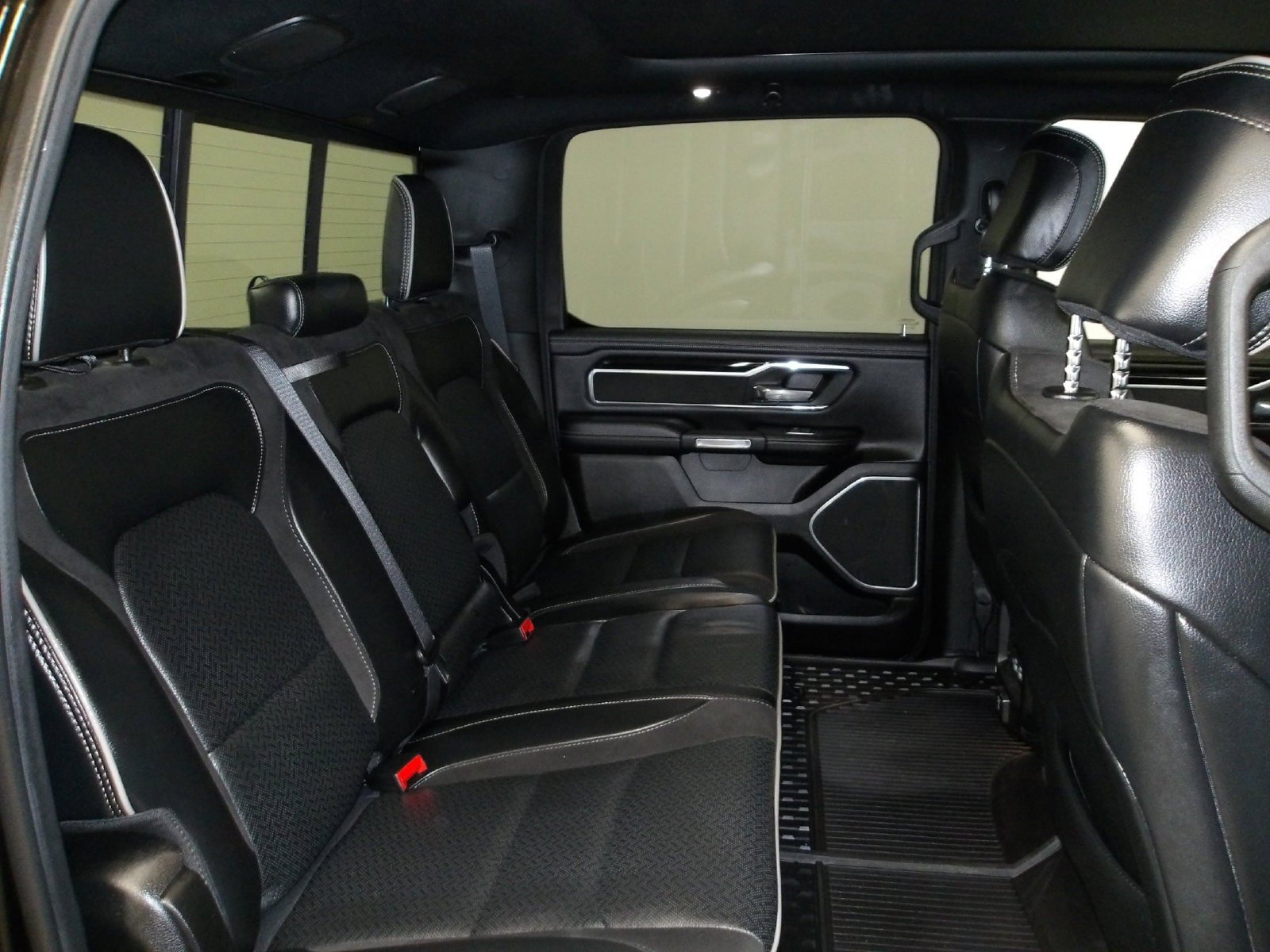 Used 2021 RAM 1500 Laramie AWD/4WD image 18