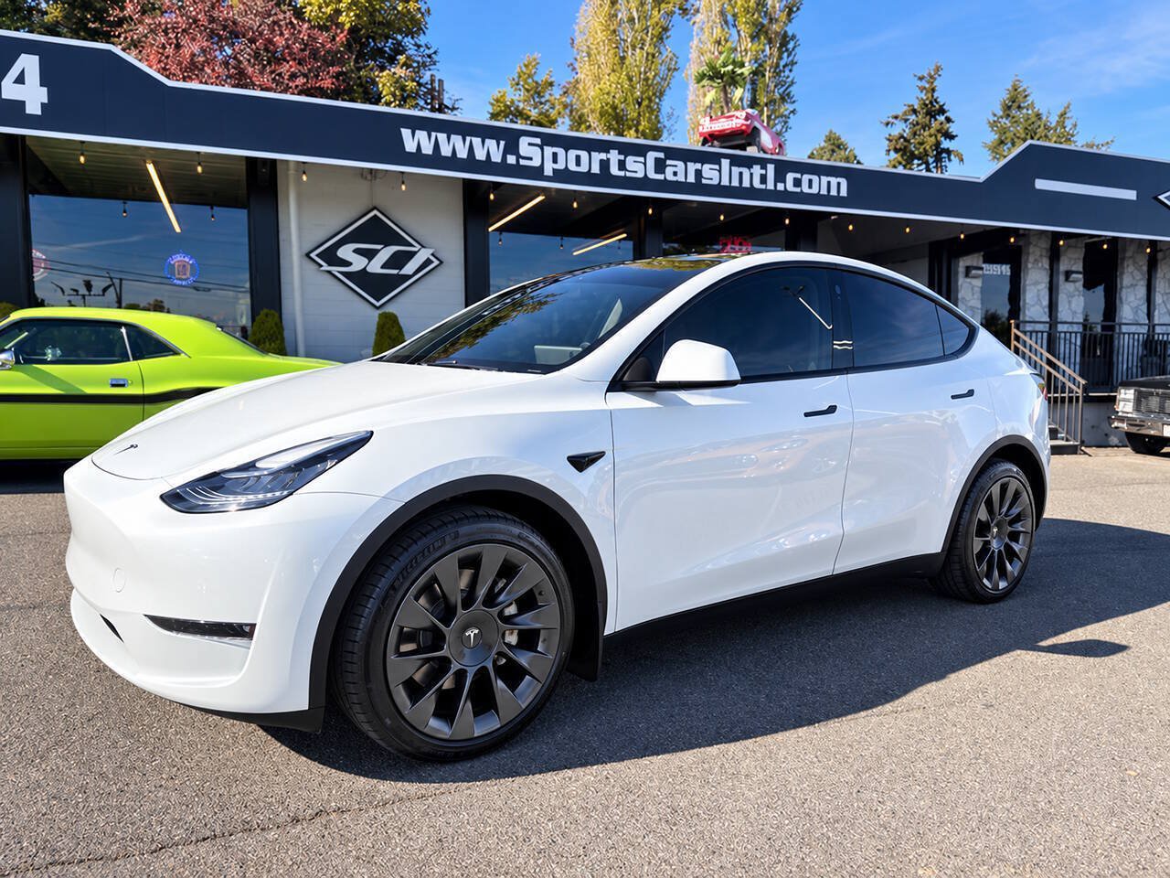 Used 2022 Tesla Model Y Long Range AWD/4WD image 1