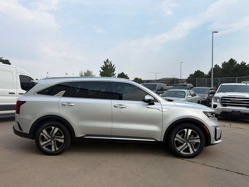 Used 2023 Kia Sorento EX AWD/4WD image 4