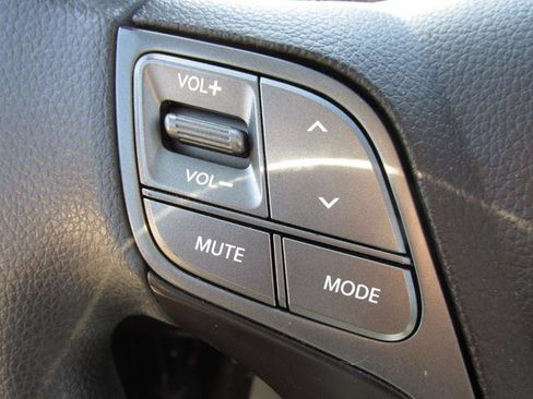 Used 2017 Hyundai Santa Fe Sport image 16