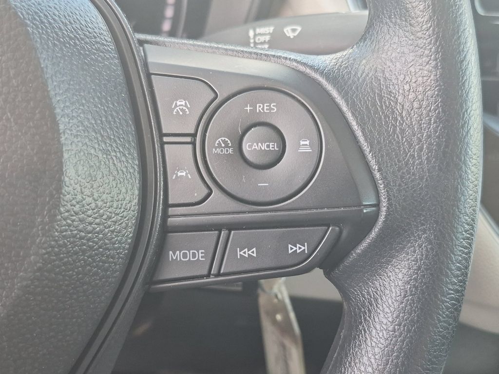 Used 2026 Toyota Corolla LE FWD image 23