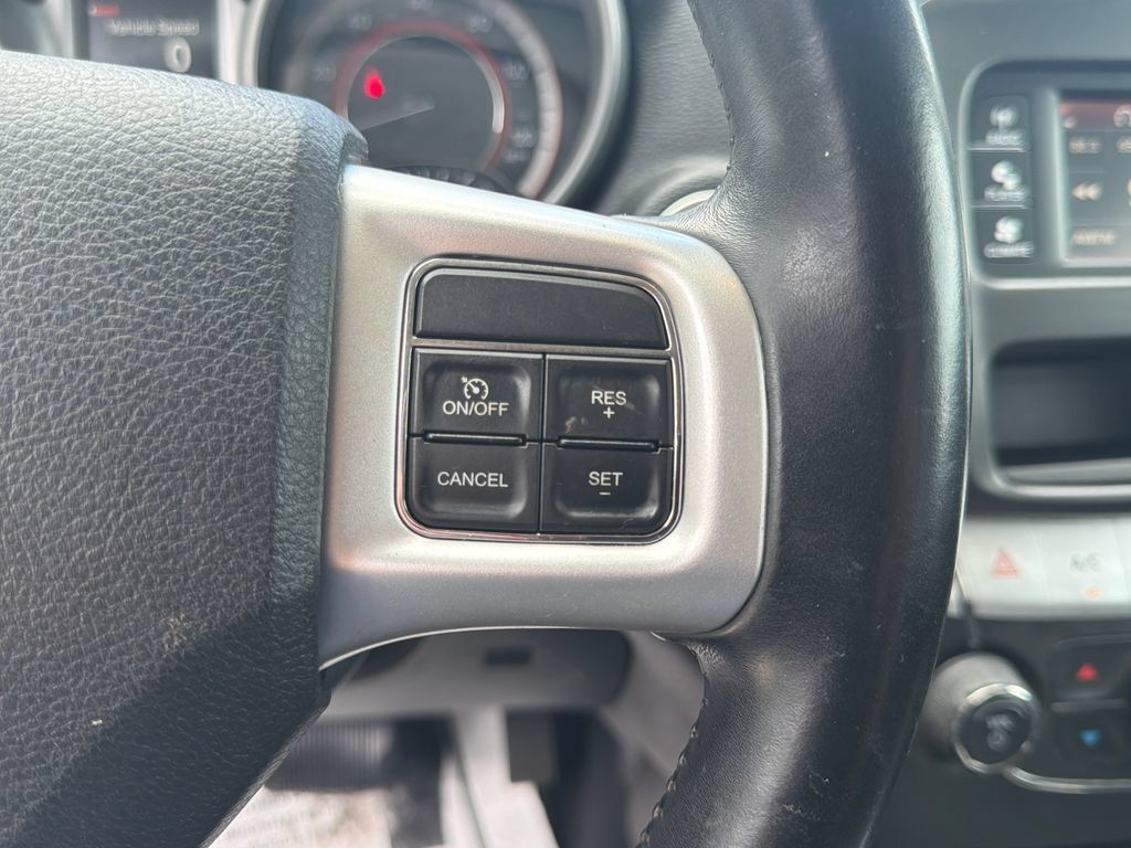 Used 2017 Dodge Journey SE w/ Flexible Seating Group FWD image 21