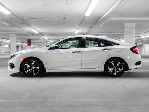 Used 2018 Honda Civic Touring image 13