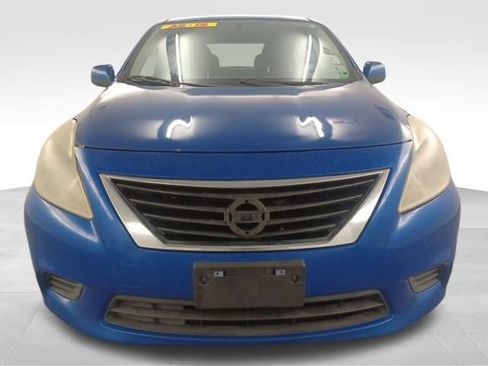 Used 2014 Nissan Versa SV FWD image 3