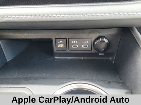 Used 2023 Toyota Highlander L image 8