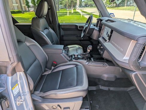 Used 2025 Ford Bronco Outer Banks AWD/4WD image 18