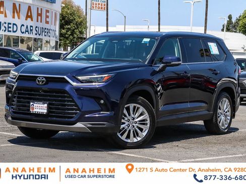Used 2024 Toyota Grand Highlander AWD image 1