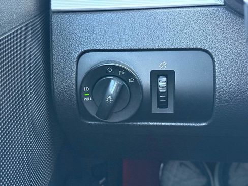 Used 2006 Ford Mustang GT Premium image 29