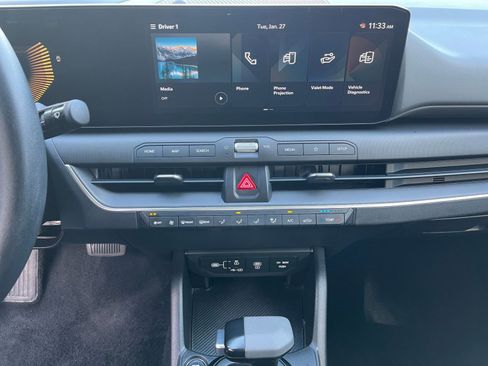 Used 2025 Kia K4 LXS image 17